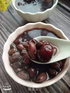 Make Three black red dates step 0