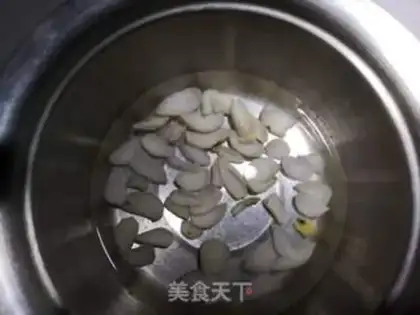 Make Little rice lily oatmeal step 1