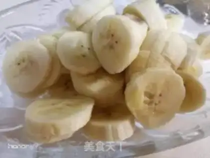 Make Cyme banana strawberry salad step 3