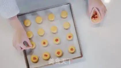 Make Rosecake step 14