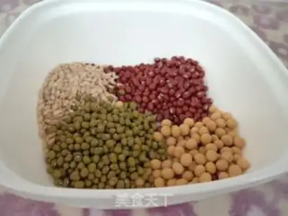 Make Five grains of porridge step 1
