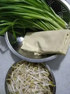 Make The green bean sprouts step 0