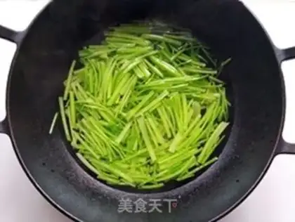 Make Celery fried dry step 2