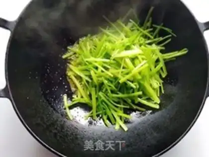 Make Celery fried dry step 3