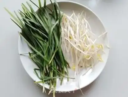 Make Soccer bean sprouts step 0