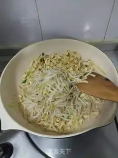 Make The green bean sprouts step 8