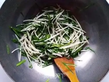 Make Soccer bean sprouts step 4