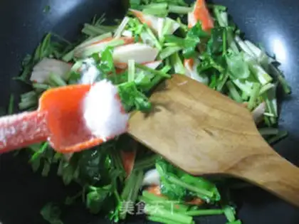 Make Crab sticks, celery step 4