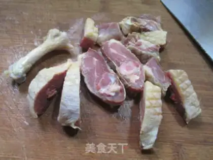 Make ♪ Little cucumber fried tofu duck leg ♪ step 1