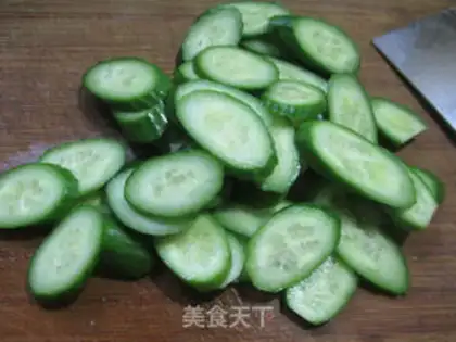 Make ♪ Little cucumber fried tofu duck leg ♪ step 2