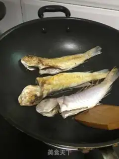 Make Fried seafish step 2
