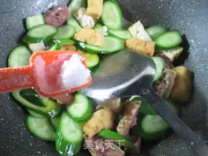 Make ♪ Little cucumber fried tofu duck leg ♪ step 8