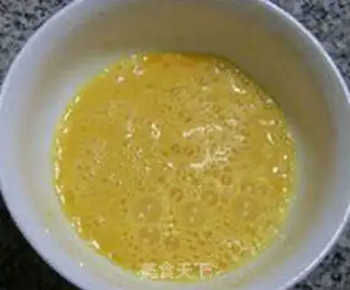 Make Gold mushrooms with fried eggs step 4