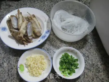 Make Garlic fans step 0