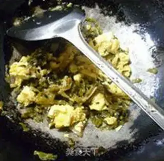Make Gold mushrooms with fried eggs step 6
