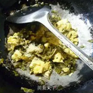Make Gold mushrooms with fried eggs step 7