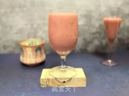 Make Strawberry banana juice step 3