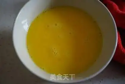 Make Autumn steamed eggs step 1