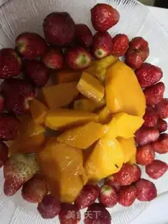 Make Mango strawberry yogurt step 3