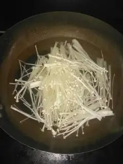 Make Squirming spinach golden mushrooms step 1