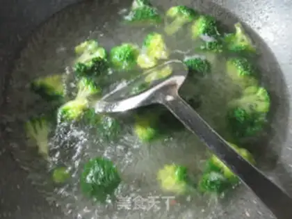 Make Shrimp-flavored broccoli step 2