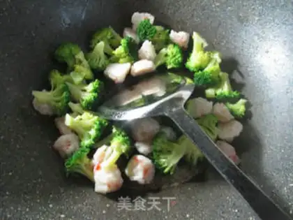 Make Shrimp-flavored broccoli step 3