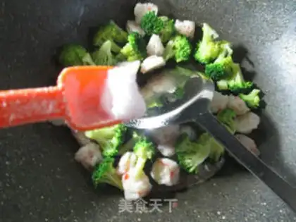 Make Shrimp-flavored broccoli step 4