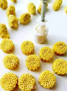 Make Nutnuts, peanuts, snow step 11