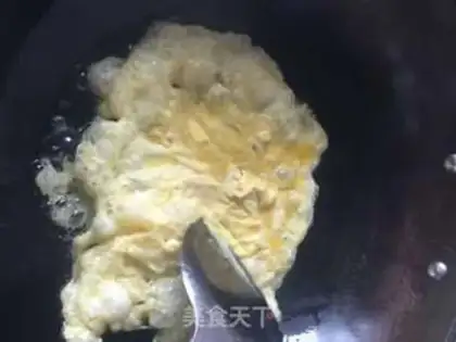 Make Scrambled eggs step 2