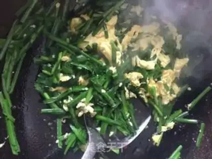 Make Scrambled eggs step 4