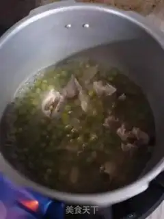 Make Steakbone snow bean soup step 3