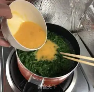 Make Egg soup step 2