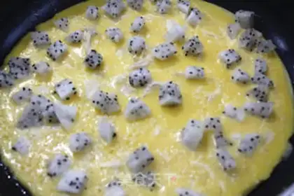 Make Fruit chicken pizza step 5