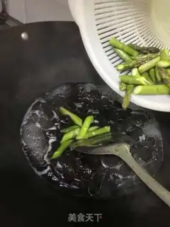 Make Fresh lilies for wood step 3