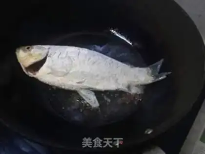 Make Home-cooked fish step 2