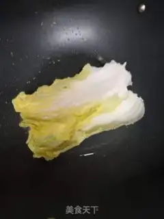 Make Big cabbage egg sandwich step 2