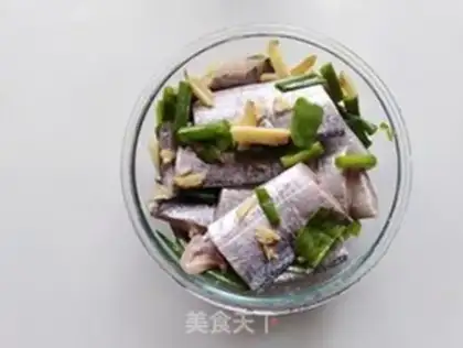Make Fried Ribbon Fish step 2