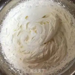 Make Korean strawberry cake step 9