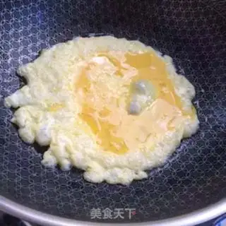 Make Potato pepper fried eggs step 4