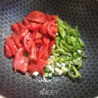 Make Potato pepper fried eggs step 5