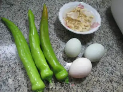Make ♪ Open the peppers and duck eggs ♪ step 0