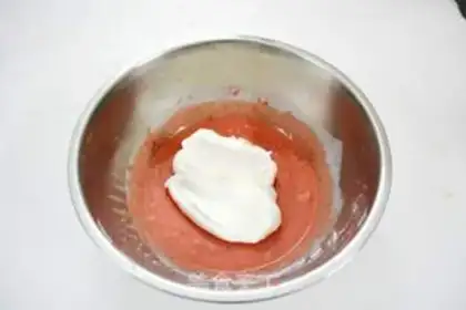 Make Nine flower mousse cakes step 3