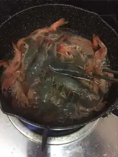 Make Pretzels, prawns step 3