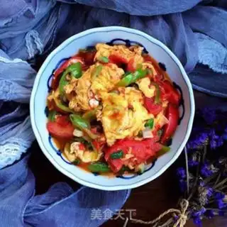 Make Potato pepper fried eggs step 10