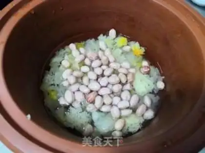 Make A peanut-tree silver ear soup step 2