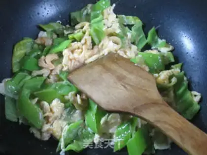 Make ♪ Open the peppers and duck eggs ♪ step 5