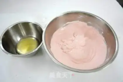 Make Nine flower mousse cakes step 4