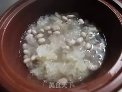 Make A peanut-tree silver ear soup step 4