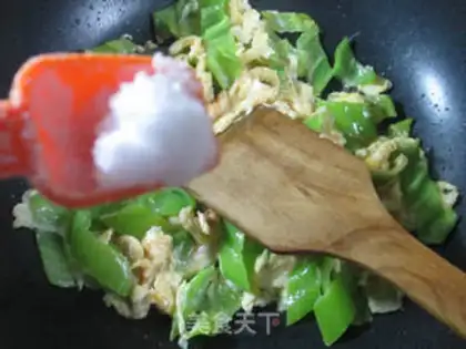 Make ♪ Open the peppers and duck eggs ♪ step 6