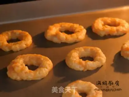 Make Apple donuts step 11